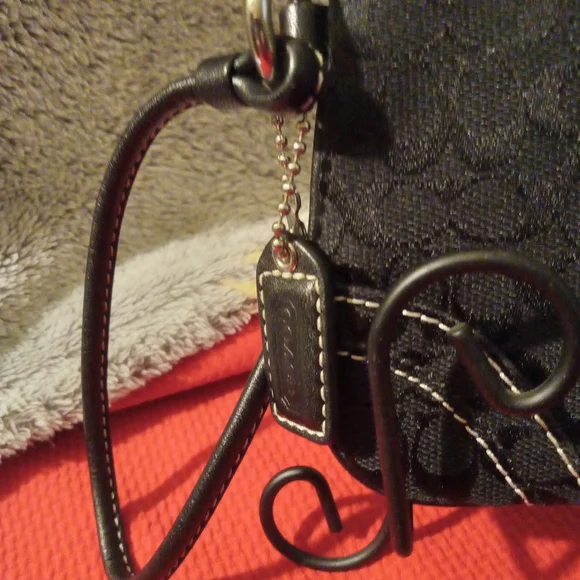 Black Coach Wristlet EUC - Picture 3 of 7